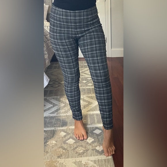 Calvin Klein Pull-On Stretch Pants Black/Gray Plaid Slim Fit Size 10 - Picture 1 of 4